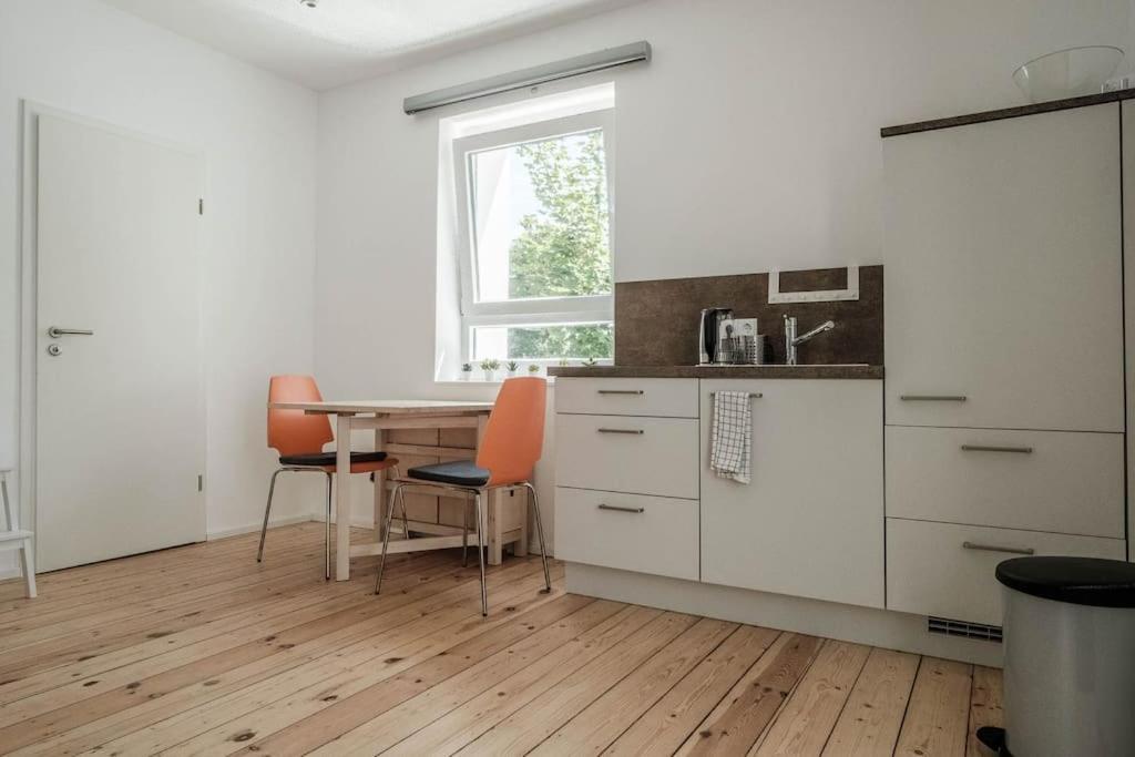 Kinderklinik, 600M Zum Bahnhof 2B Siegen Bagian luar foto